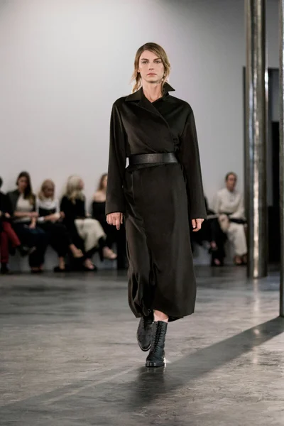 Look 8